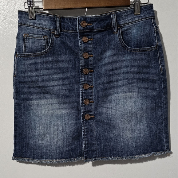 Indigo Rein | Button Down Medium Wash Denim Mini Skirt - Picture 2 of 7